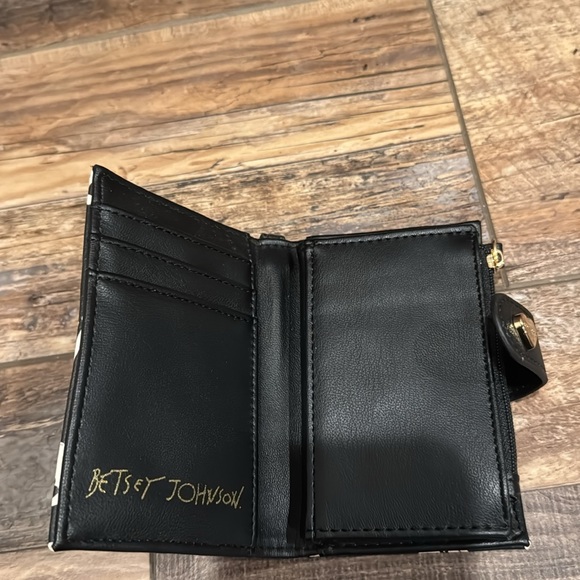 Betsey Johnson Cream Skull Embossed Handbag purse with wallet twilly - Picture 14 of 15